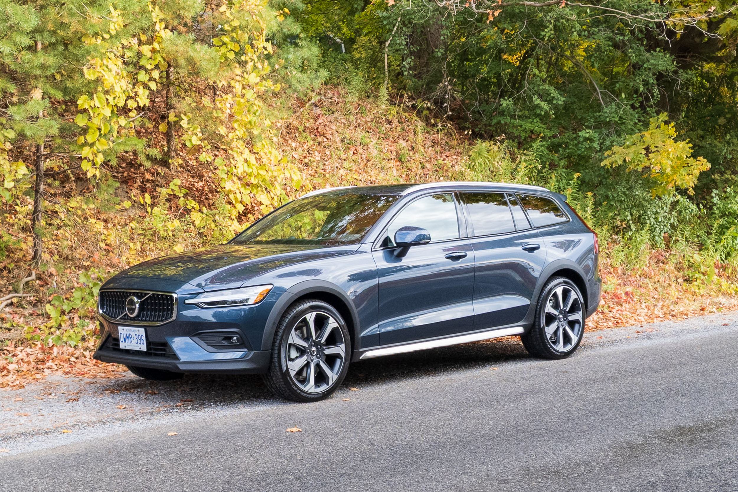 2023 Volvo V60 Cross Country Review: The All-Terrain Swedish Wagon |  GearJunkie