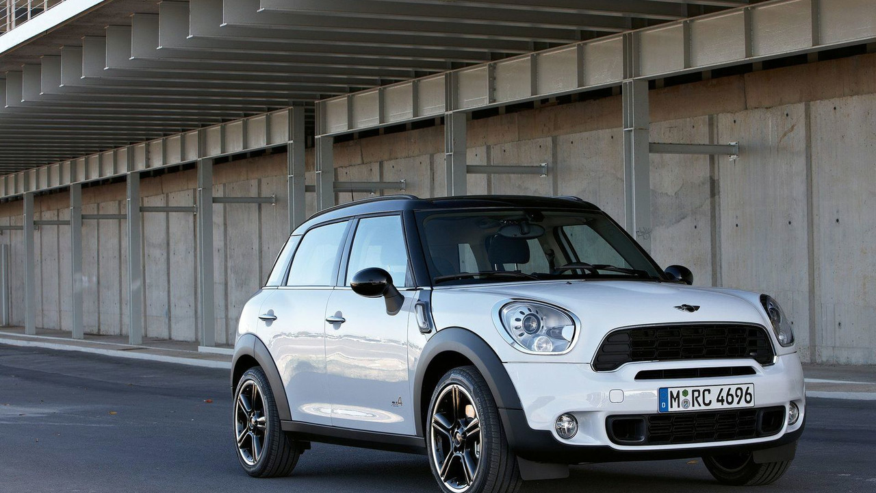 2011 MINI Countryman Official Details and Photos Released
