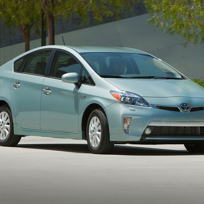 2012 Toyota Prius Plug-In Hybrid Photos and Info &#8211; News &#8211; Car  and Driver