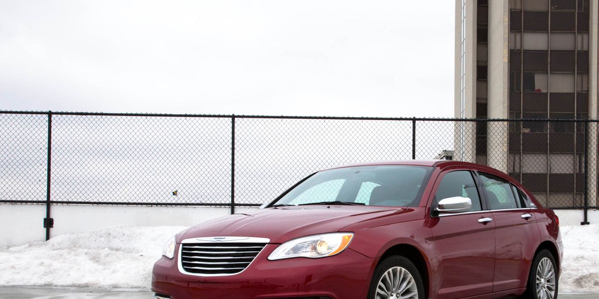 2011 Chrysler 200 Limited V6 Sedan Test &#8211; Review &#8211; Car and  Driver