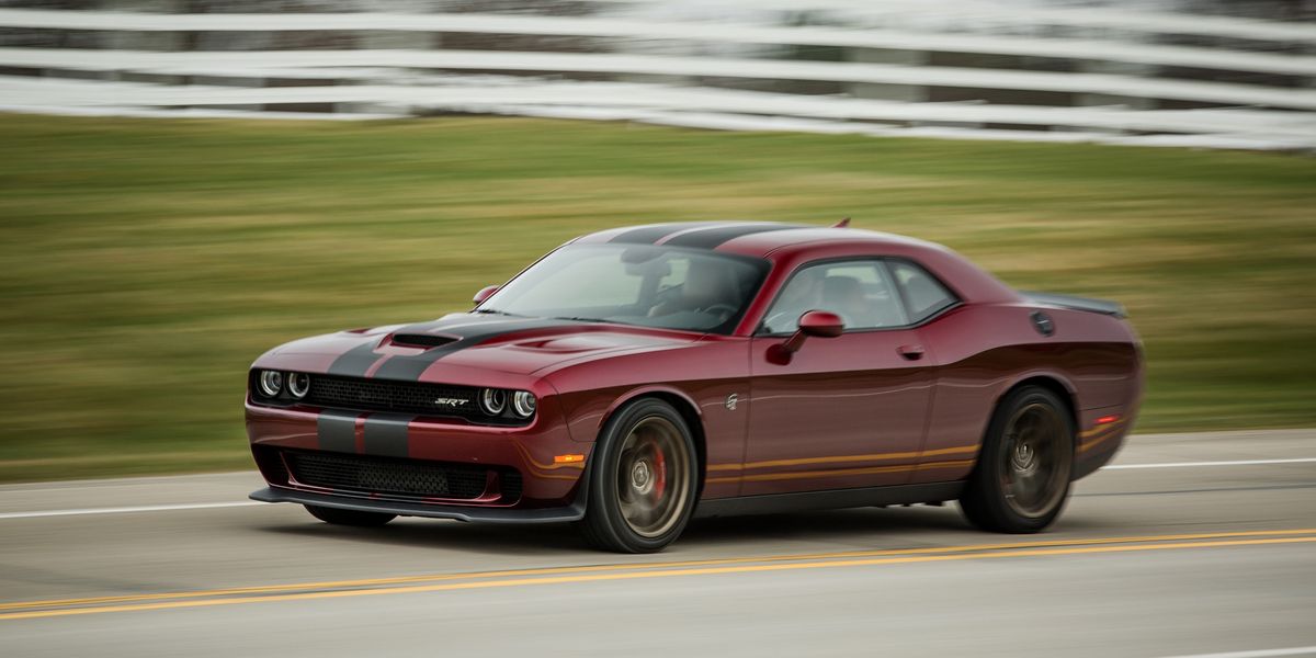 2017 Dodge Challenger SRT 392 / SRT Hellcat Review, Pricing, and Specs