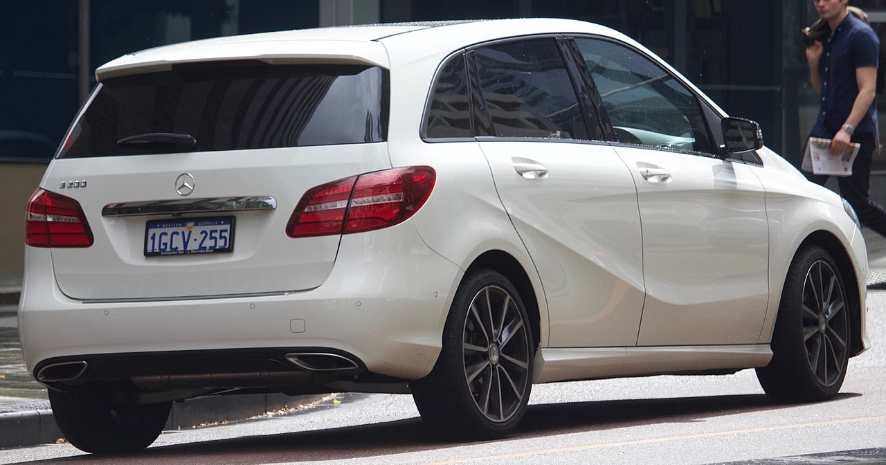 File:2016 Mercedes-Benz B 200 (W 246) hatchback (2017-12-09) 02.jpg -  Wikimedia Commons