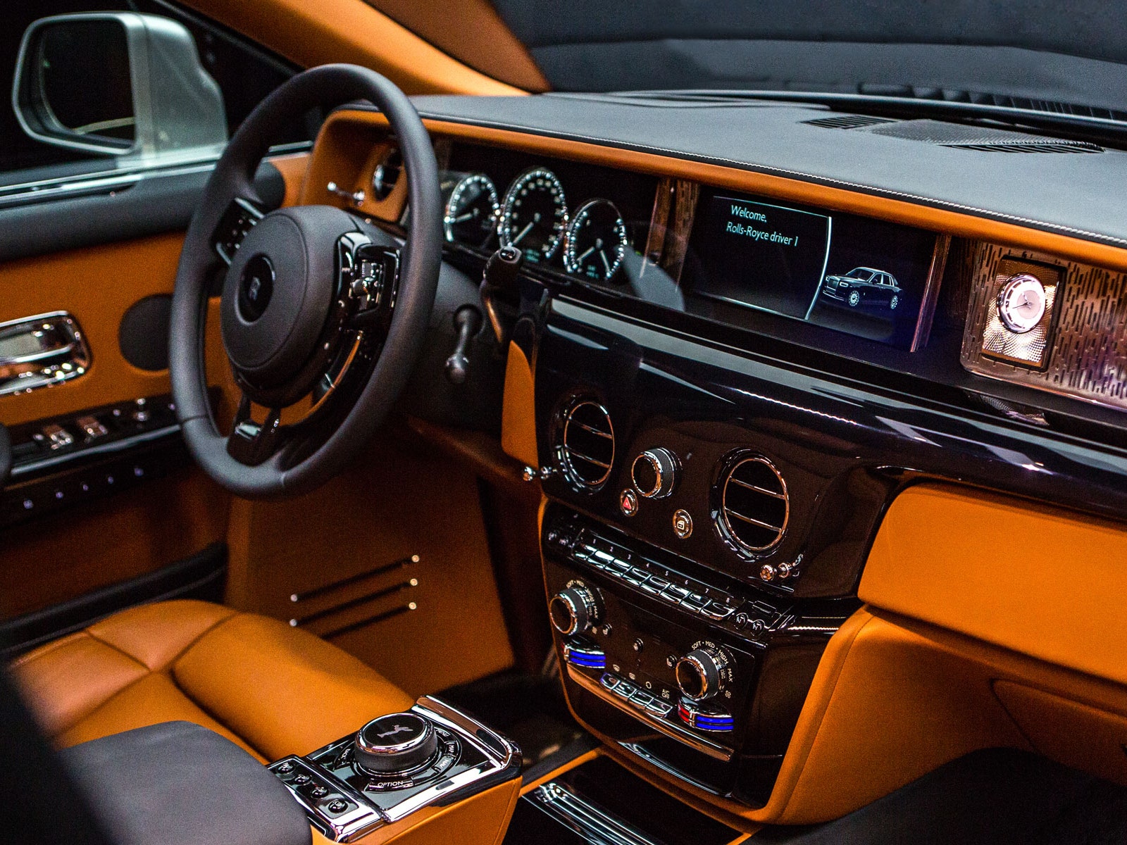 The Rolls-Royce Phantom Personalizes Opulence | WIRED