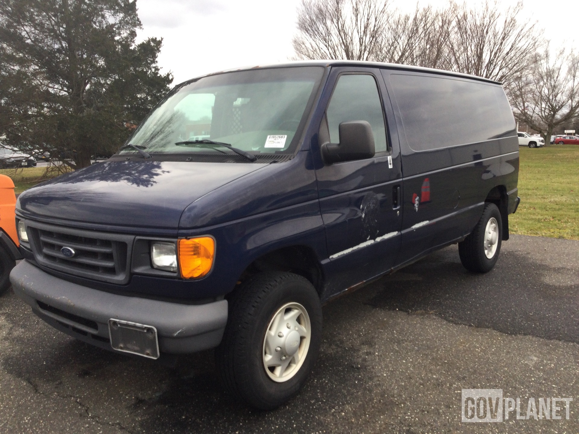 Surplus 2007 Ford E-350 Super Duty Cargo Van in Yaphank, New York, United  States (GovPlanet Item #8712267)