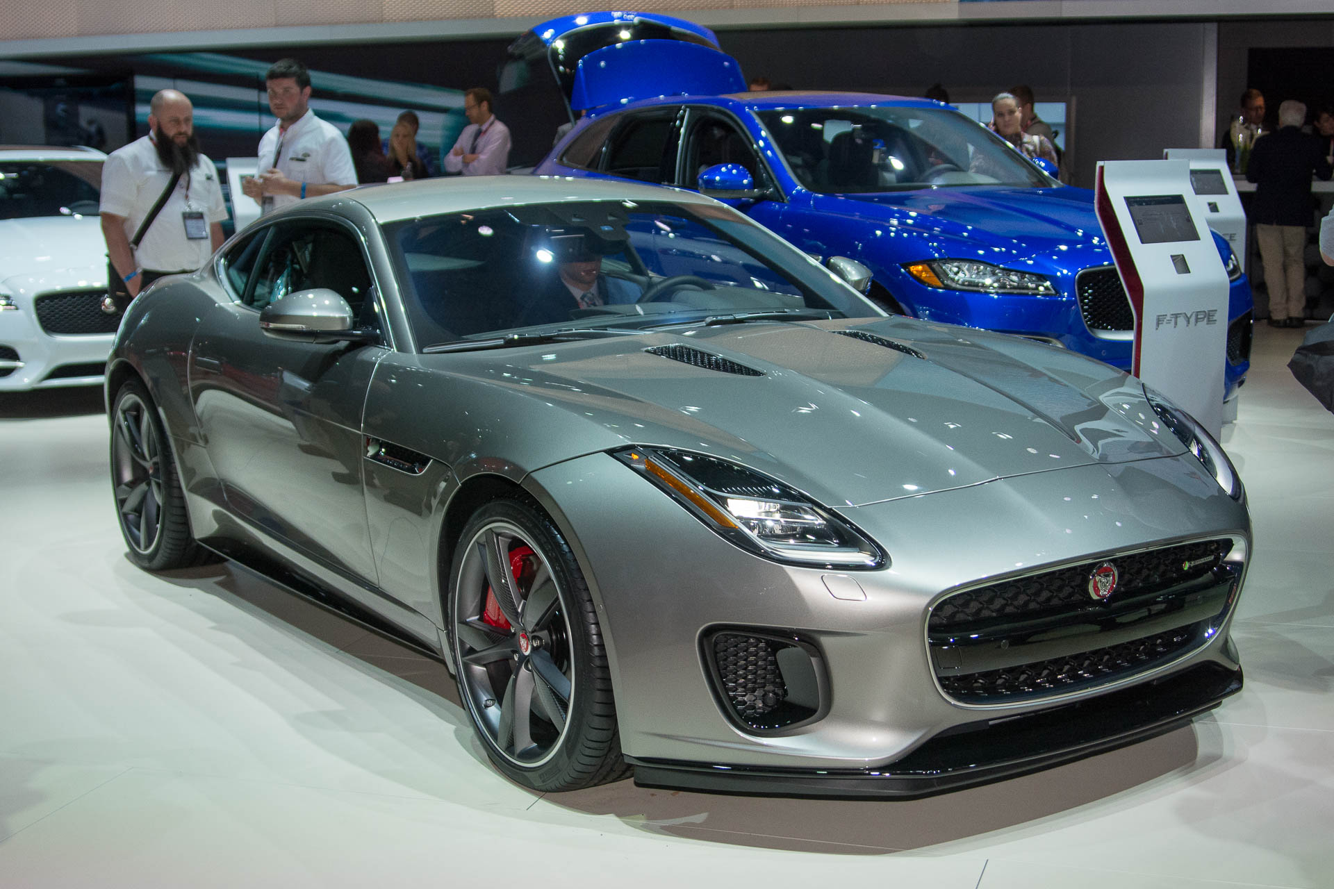 2018 Jaguar F-Type pricing drops to $60,895 with addition of 4-cylinder  option