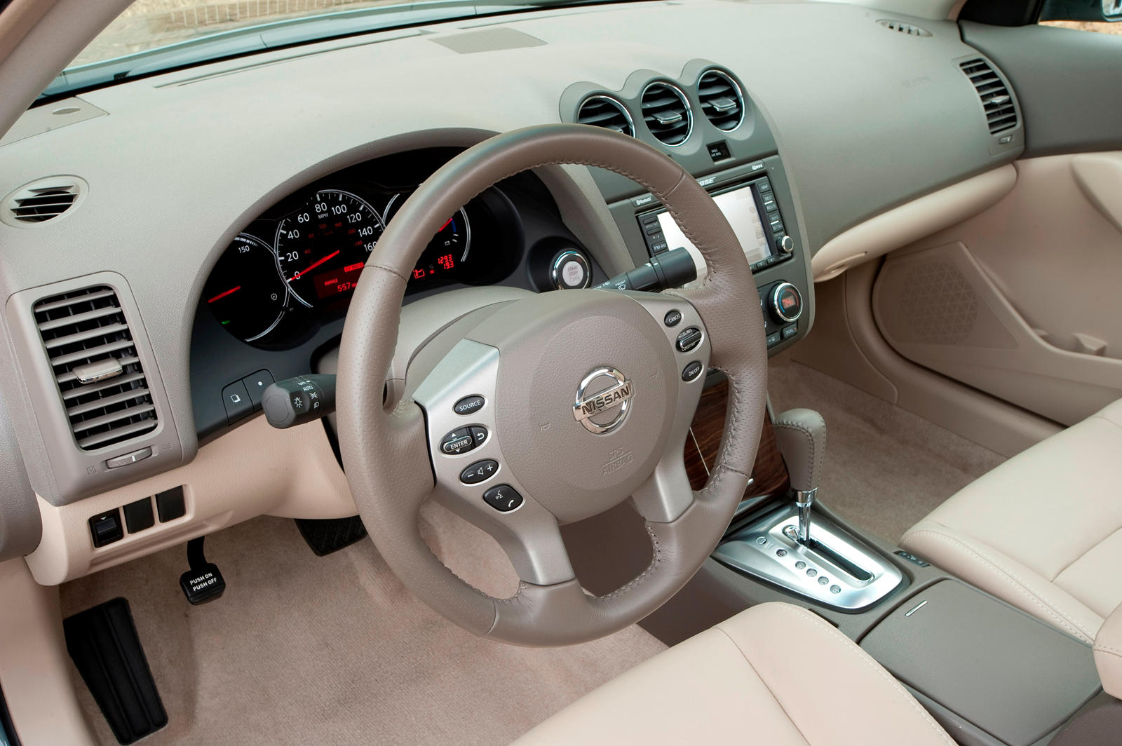 2010 Nissan Altima Hybrid Interior Photos | CarBuzz