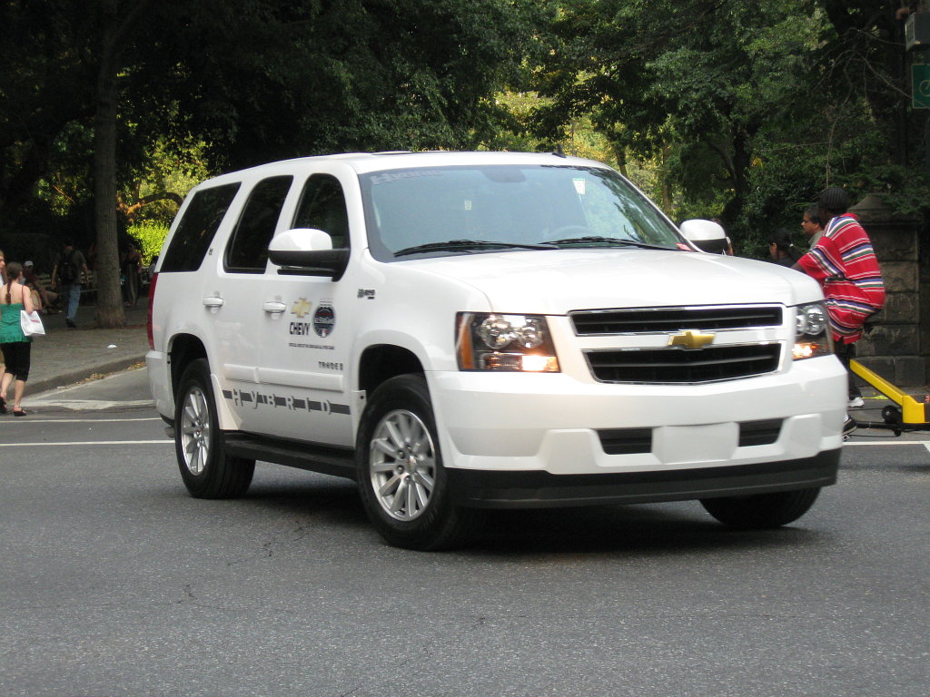 File:Chevrolet Tahoe hybrid MLB All Star Game edition at 67 St NYC.jpg -  Wikimedia Commons