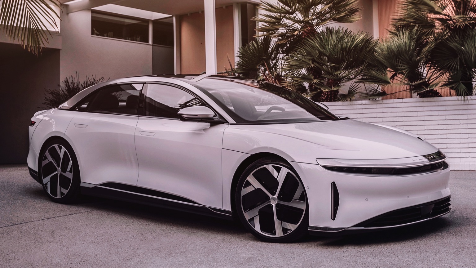 Lucid Air Dream Edition R (2022-2023) price and specifications - EV Database