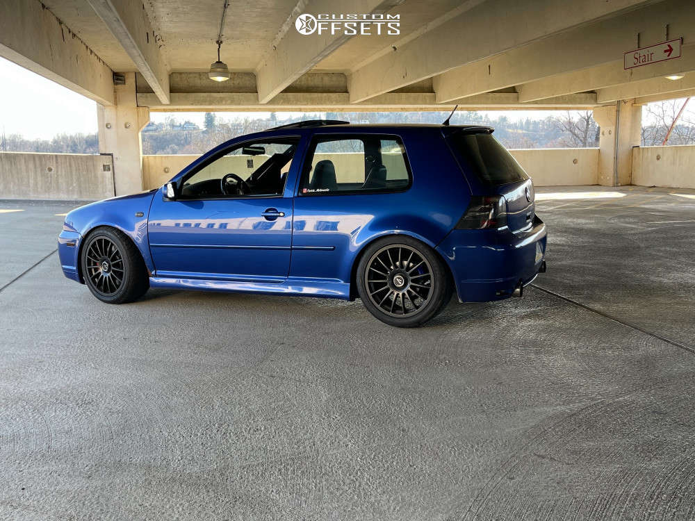 2004 Volkswagen R32 with 18x8.5 35 Fifteen52 Podium and 245/40R18 Federal  SS595 and Coilovers | Custom Offsets