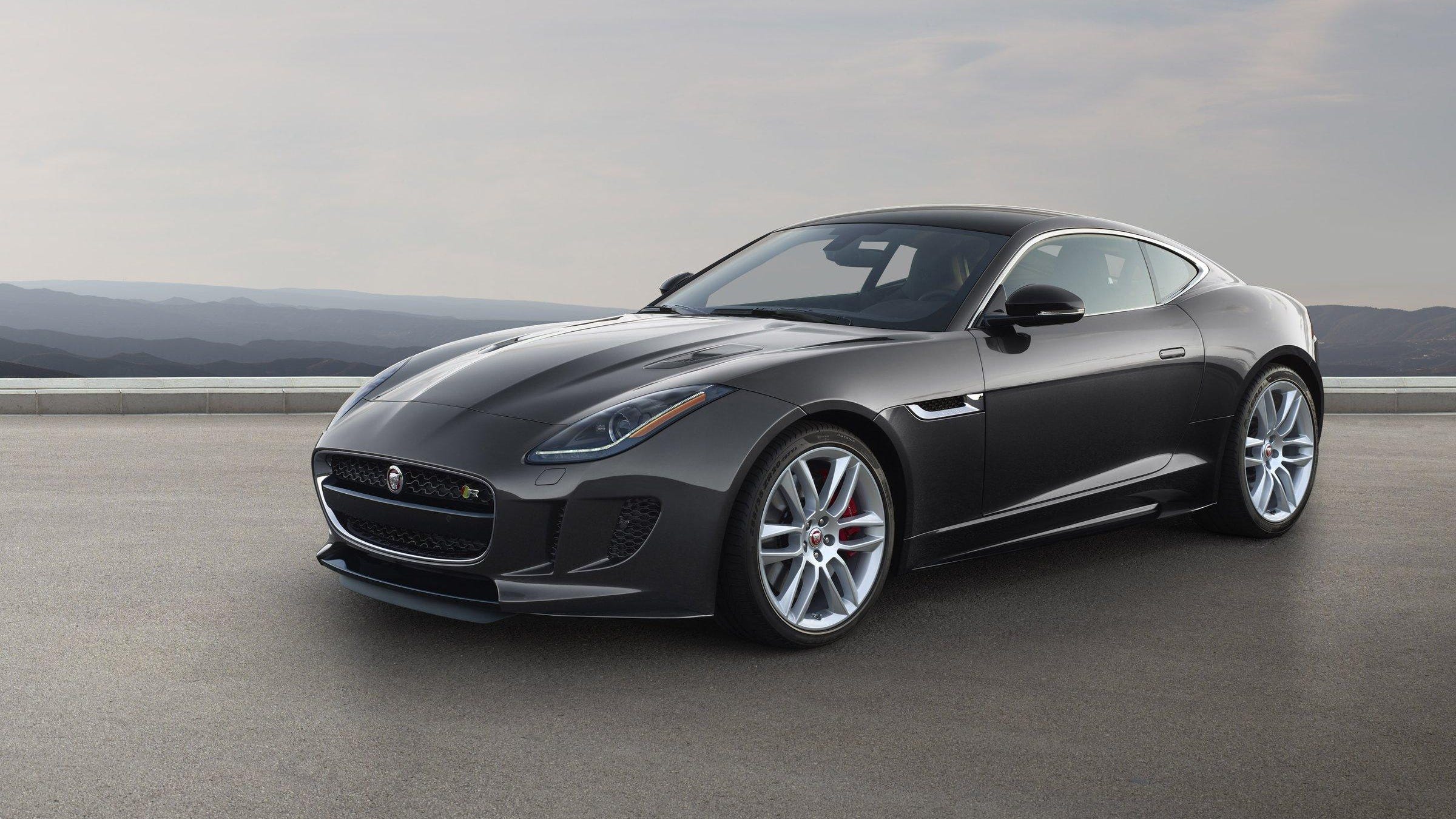 Review: AWD turns 2016 Jaguar F-type into a car for any season