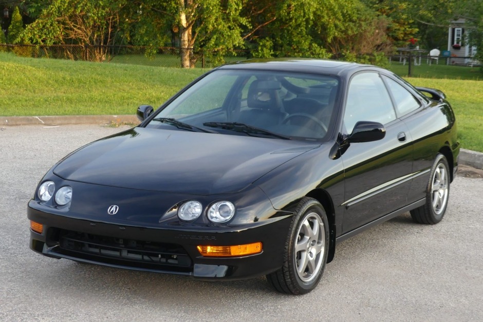 One-Owner 4k-Kilometer 2001 Acura Integra GS-R 5-Speed for sale on BaT  Auctions - sold for $31,000 on October 7, 2020 (Lot #37,472) | Bring a  Trailer