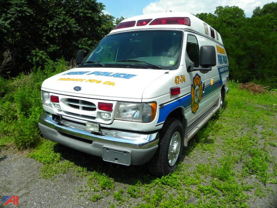 Auctions International - Auction: Village of Philmont DPW-NY #21857 ITEM: 2001  Ford E350 Super Duty Ambulance