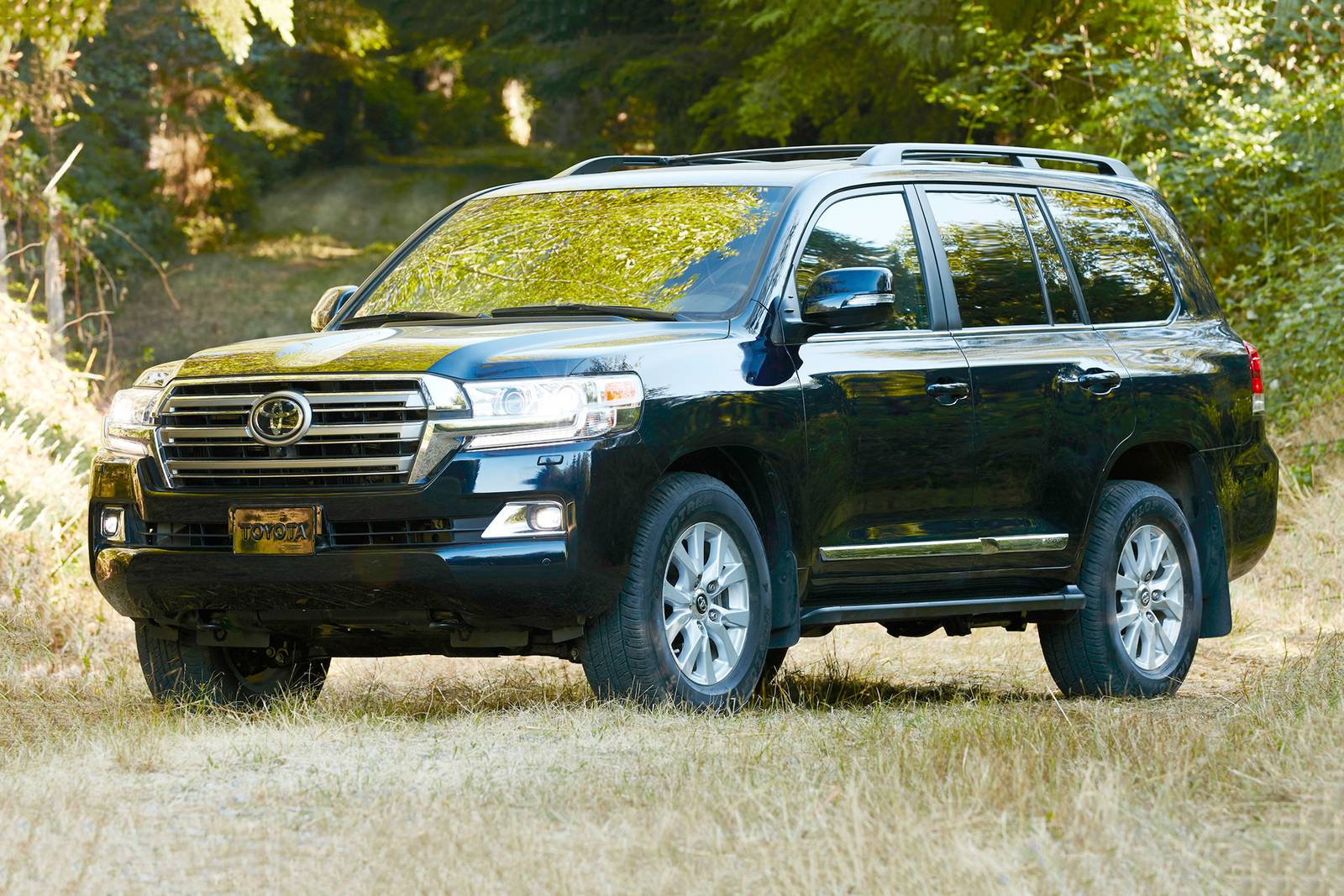 2017 Toyota Land Cruiser Review & Ratings | Edmunds