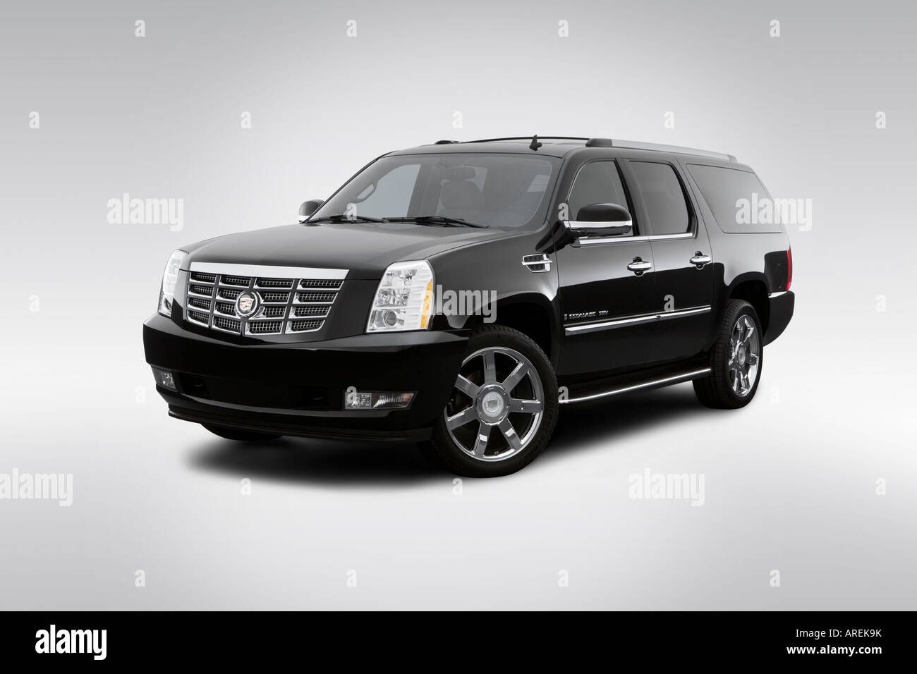 2007 Cadillac Escalade ESV in Black - Front angle view Stock Photo - Alamy