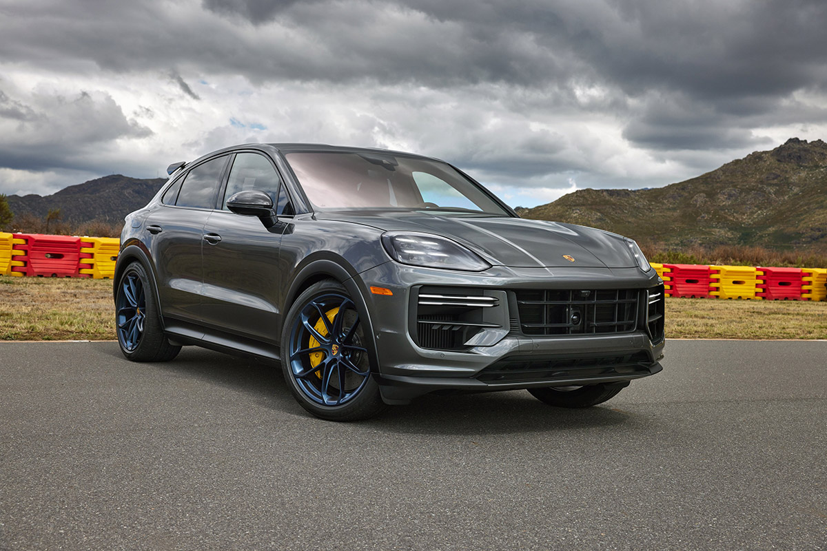 New 2024 Cayenne: Interior isn't only thing Porsche streamlined | The  Porsche Club of America