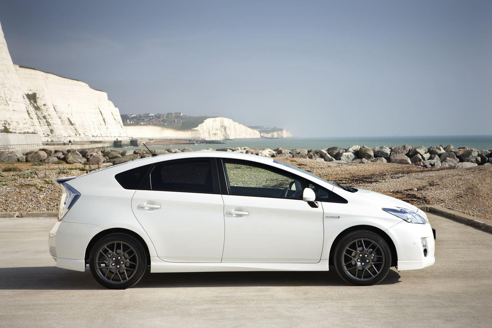 Toyota Prius 2011 Review, Price and Specs