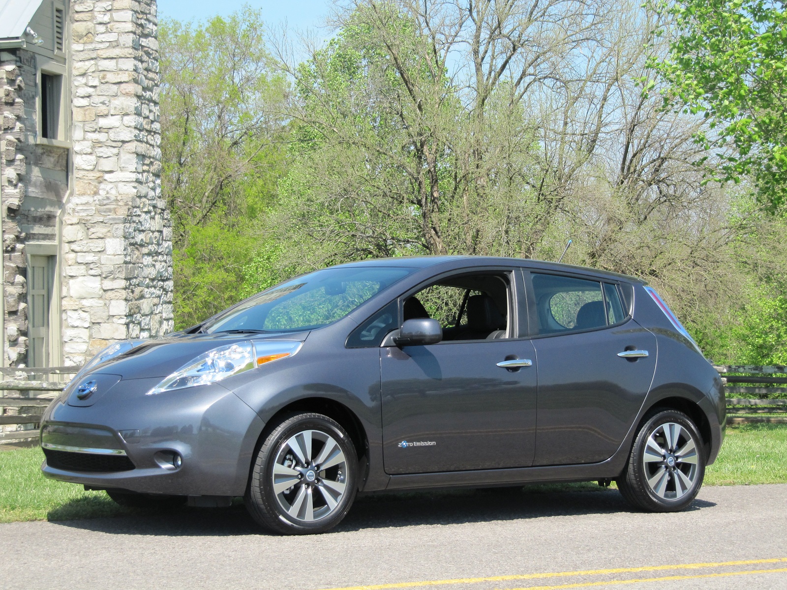 2013 Nissan Leaf Review, Ratings, Specs, Prices, and Photos - The Car  Connection