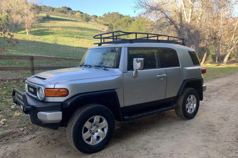 2008 Toyota FJ Cruiser for sale on BaT Auctions - sold for $23,750 on  February 18, 2021 (Lot #43,373) | Bring a Trailer
