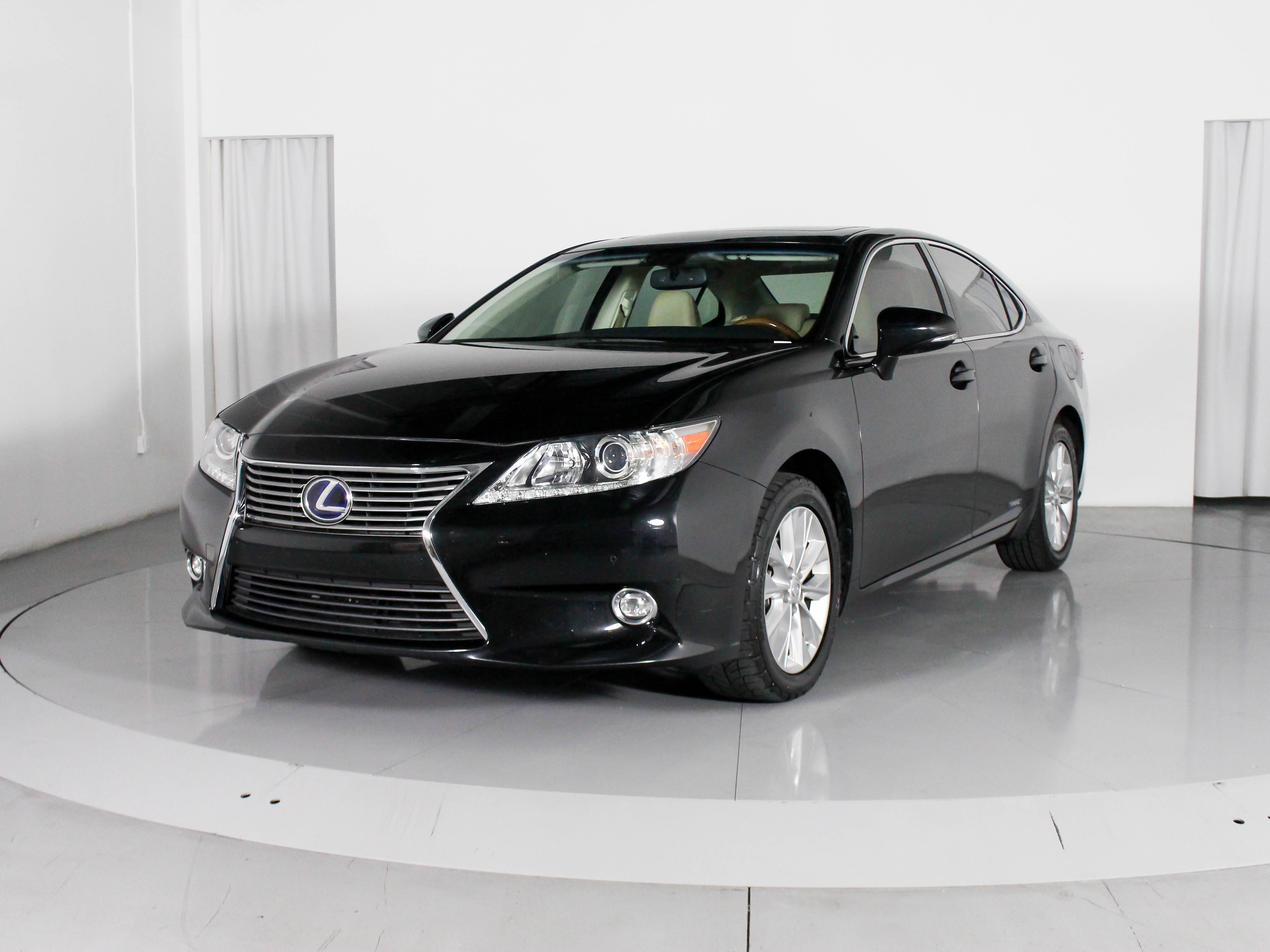Used 2014 LEXUS ES 300H Hybrid for sale in WEST PALM | 104218