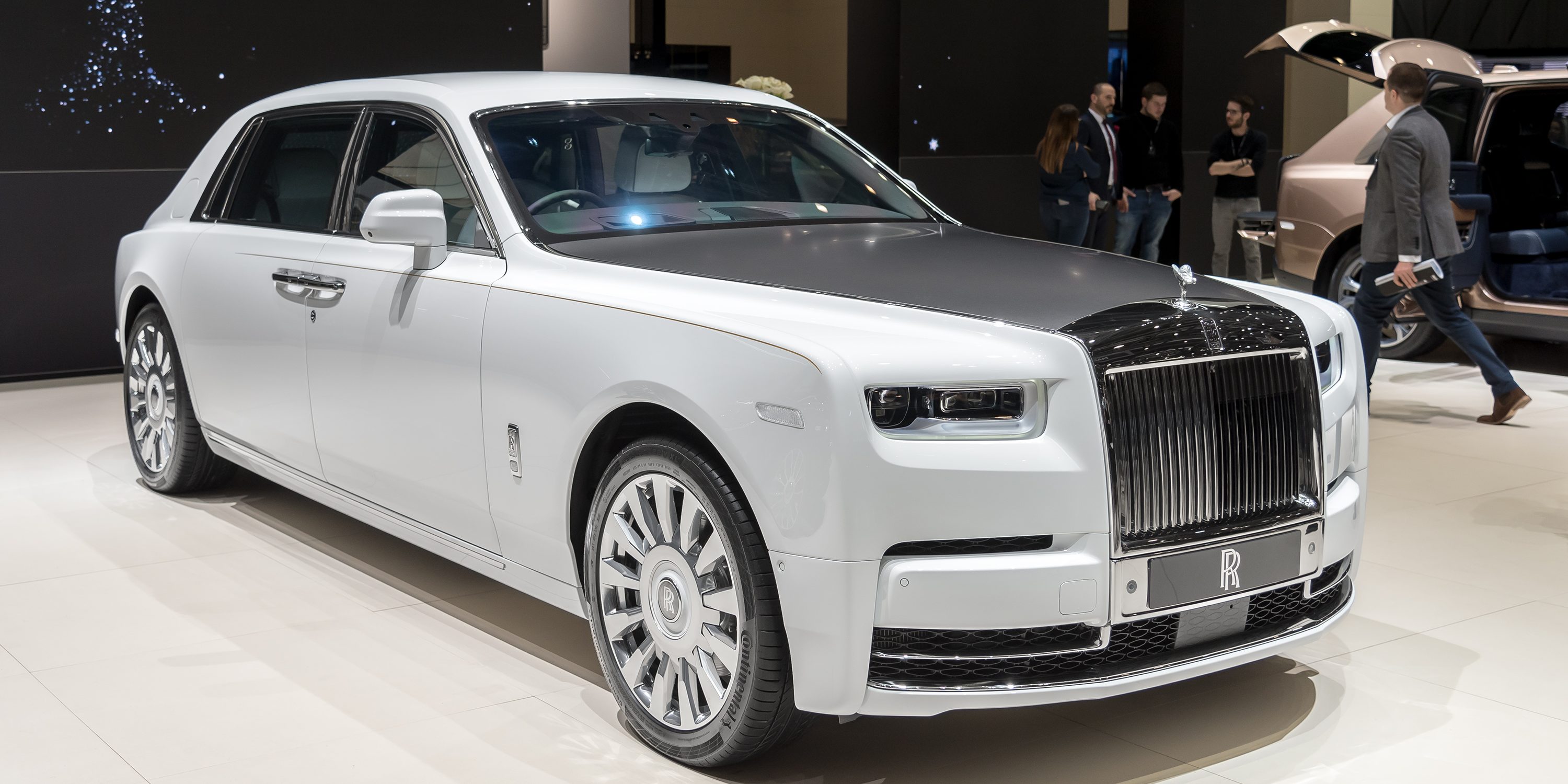 Nothing Says Rich Like the 2019 Rolls-Royce Phantom: Here's What You Get  and How Much It Costs - alt_driver