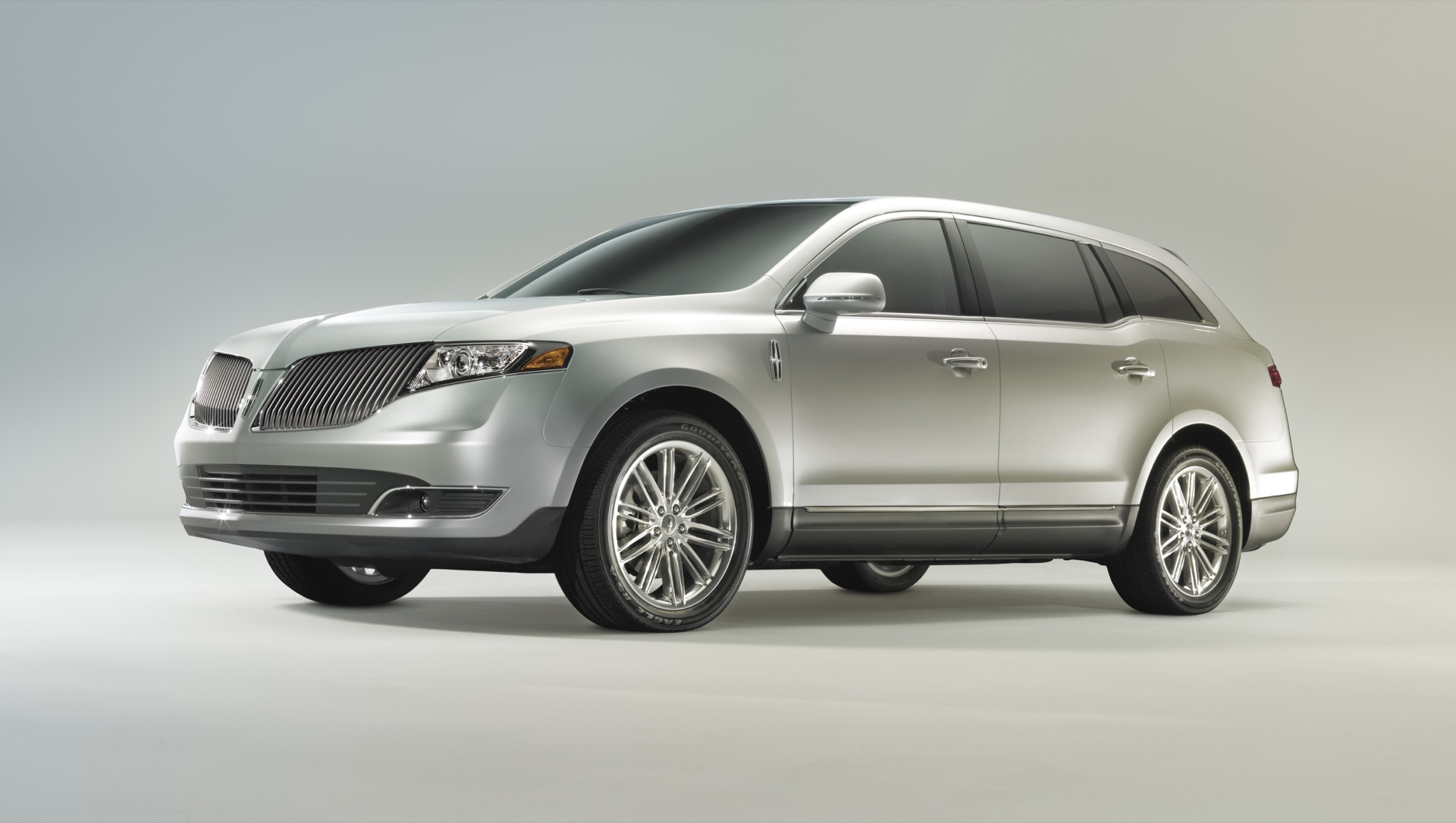 2017 Lincoln MKT Review, Ratings, Specs, Prices, and Photos - The Car  Connection