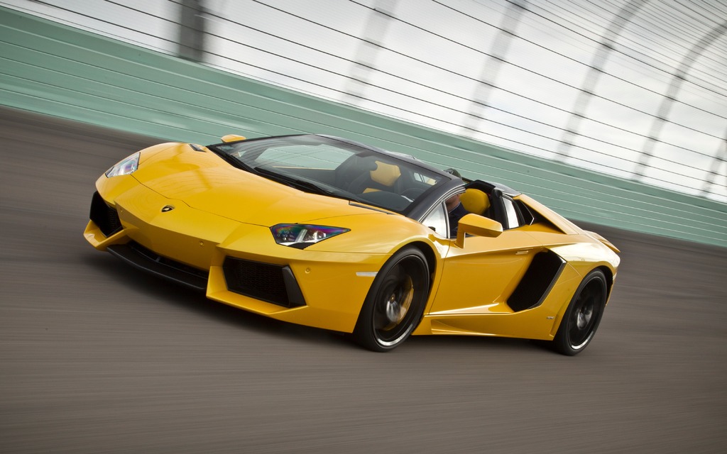 2014 Lamborghini Aventador: Top Up, Or Top Down? - The Car Guide