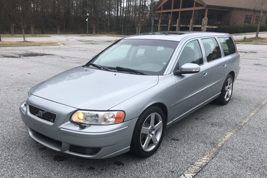 No Reserve: 2007 Volvo V70 R for sale on BaT Auctions - sold for $7,107 on  April 15, 2020 (Lot #30,205) | Bring a Trailer
