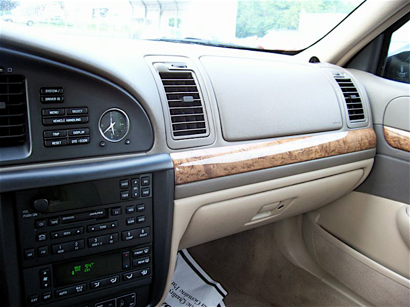 2001 Lincoln Continental Dash | Just a pic of the passenger … | Flickr