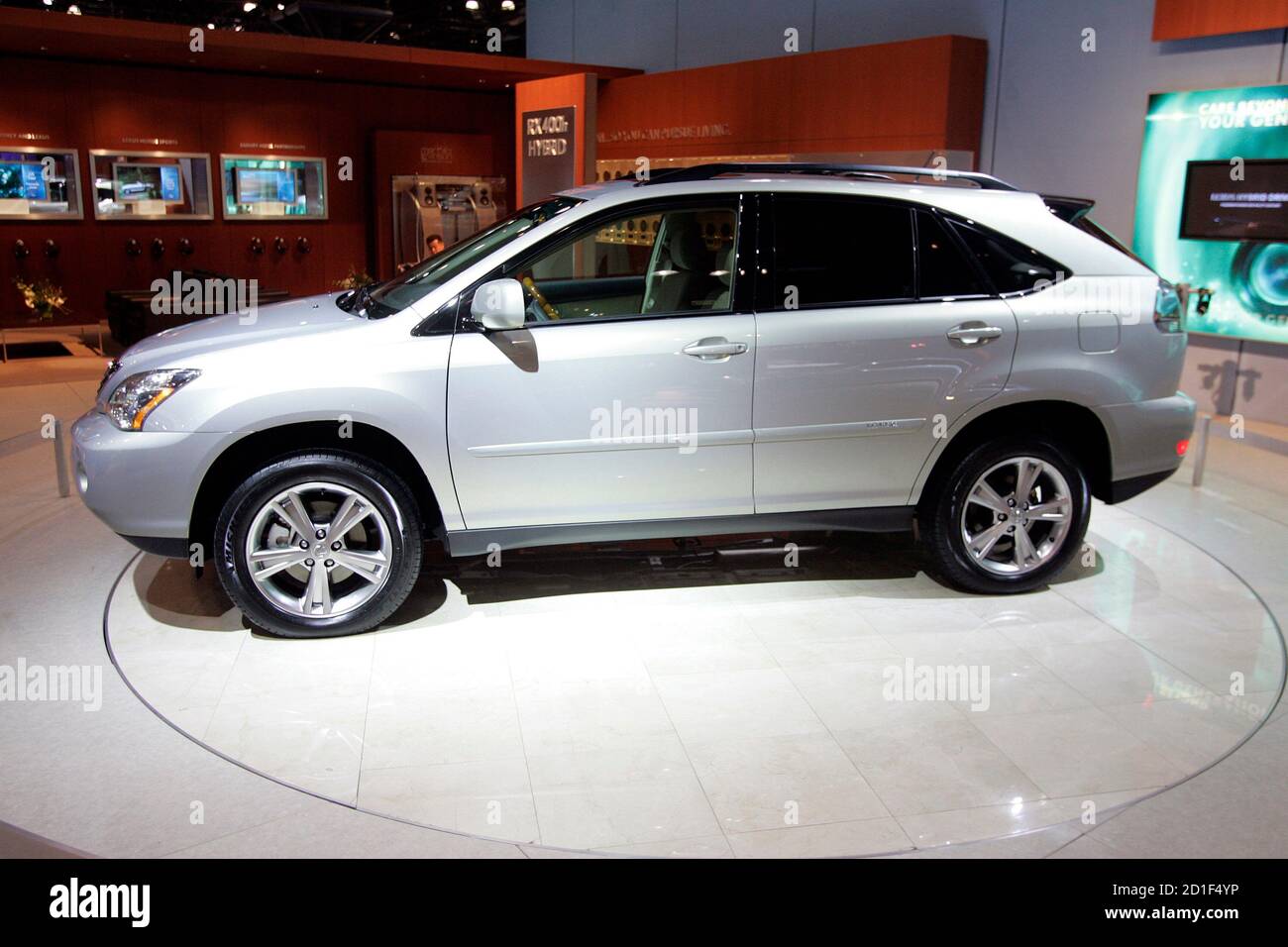 Lexus rx 400h hi-res stock photography and images - Alamy