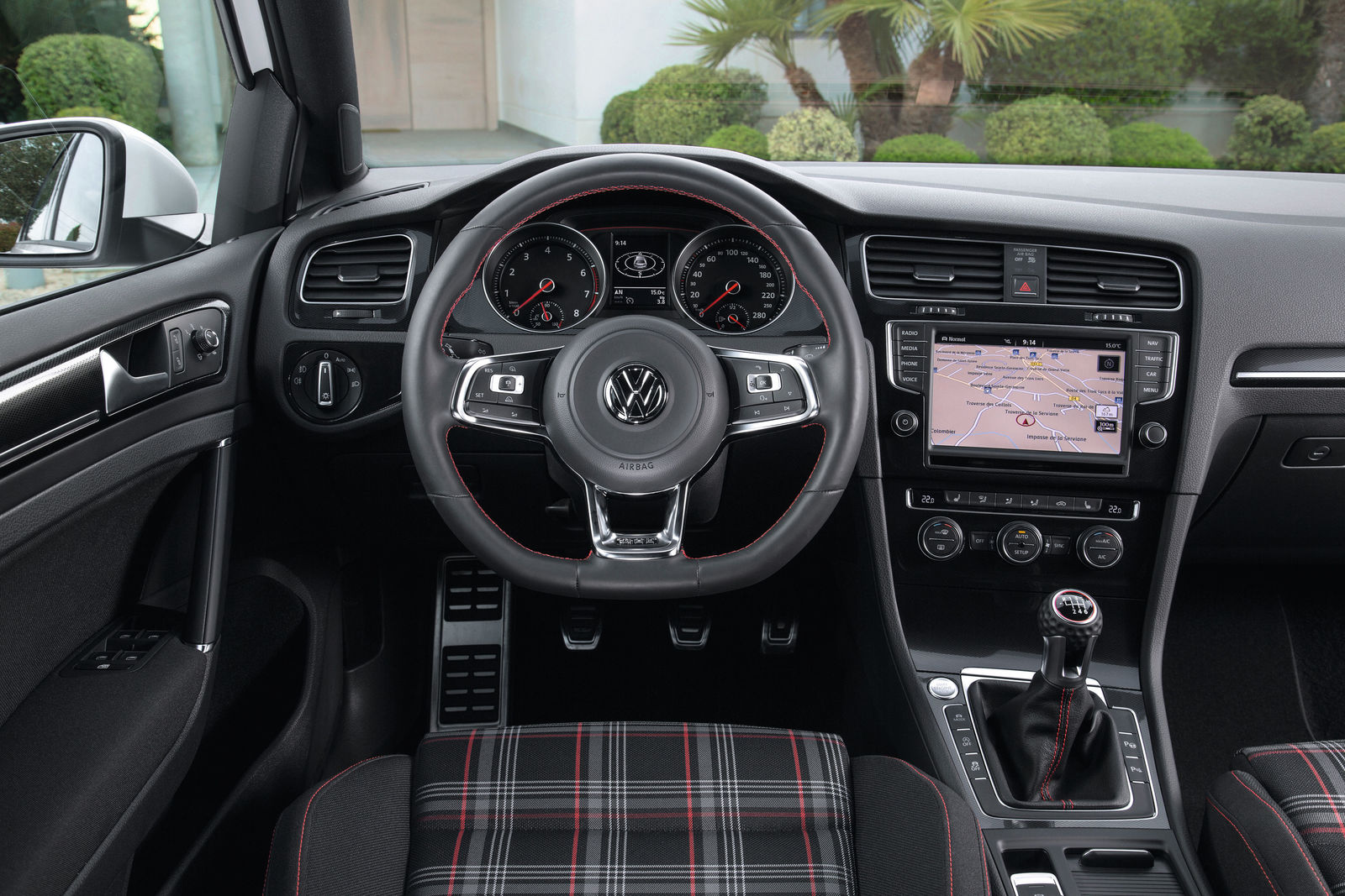 New Golf GTI - Interior – ergonomics and configuration | Volkswagen Newsroom