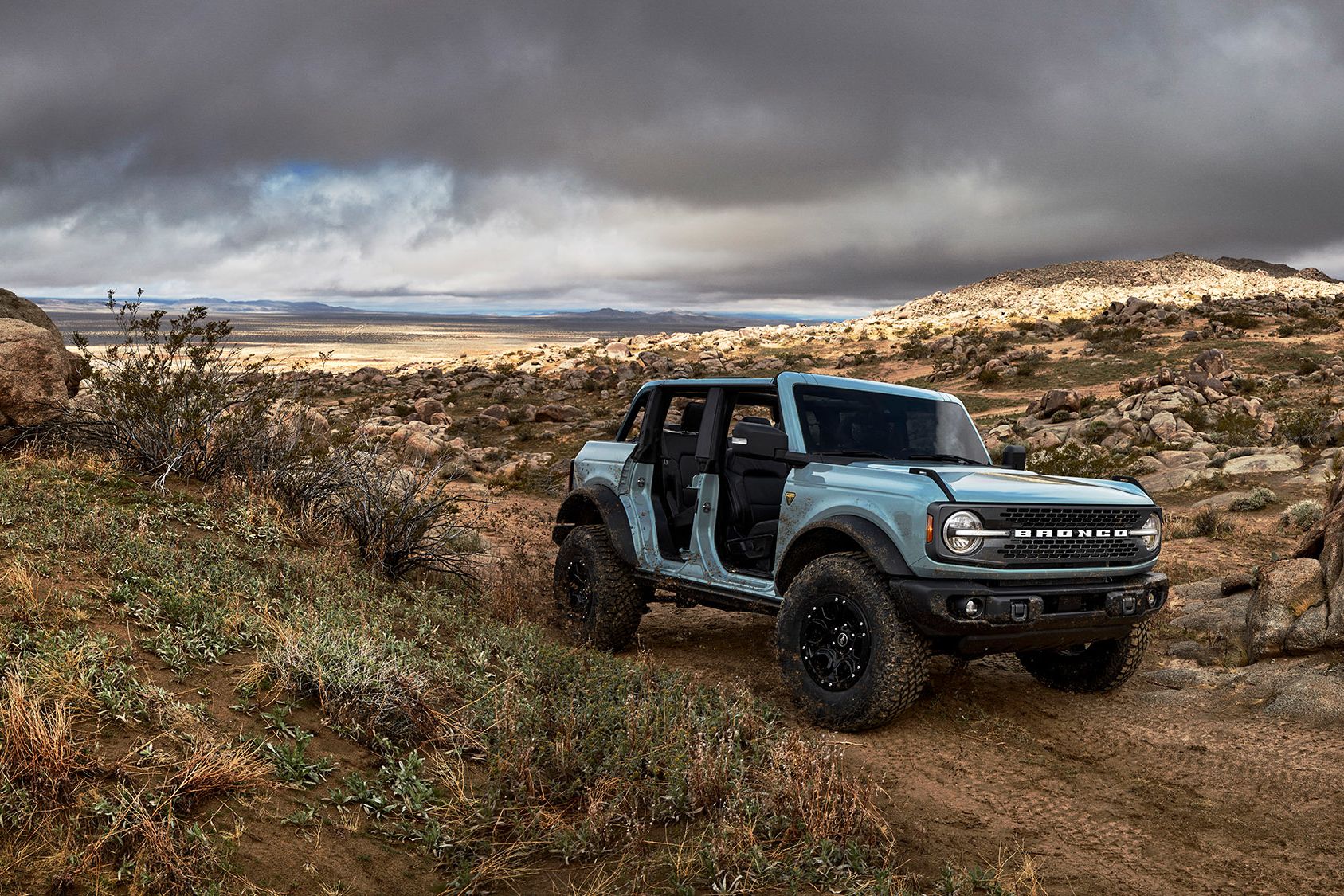 2021 Ford Bronco reveal: New SUVs boast of Jeep-beating off-road abilities  | CNN Business