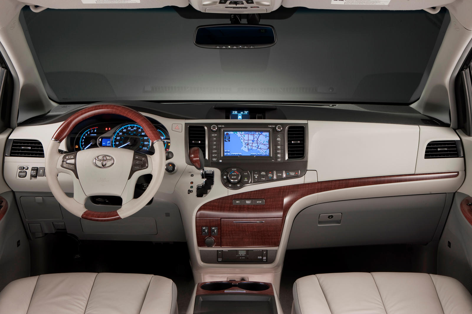 2014 Toyota Sienna Interior Photos | CarBuzz