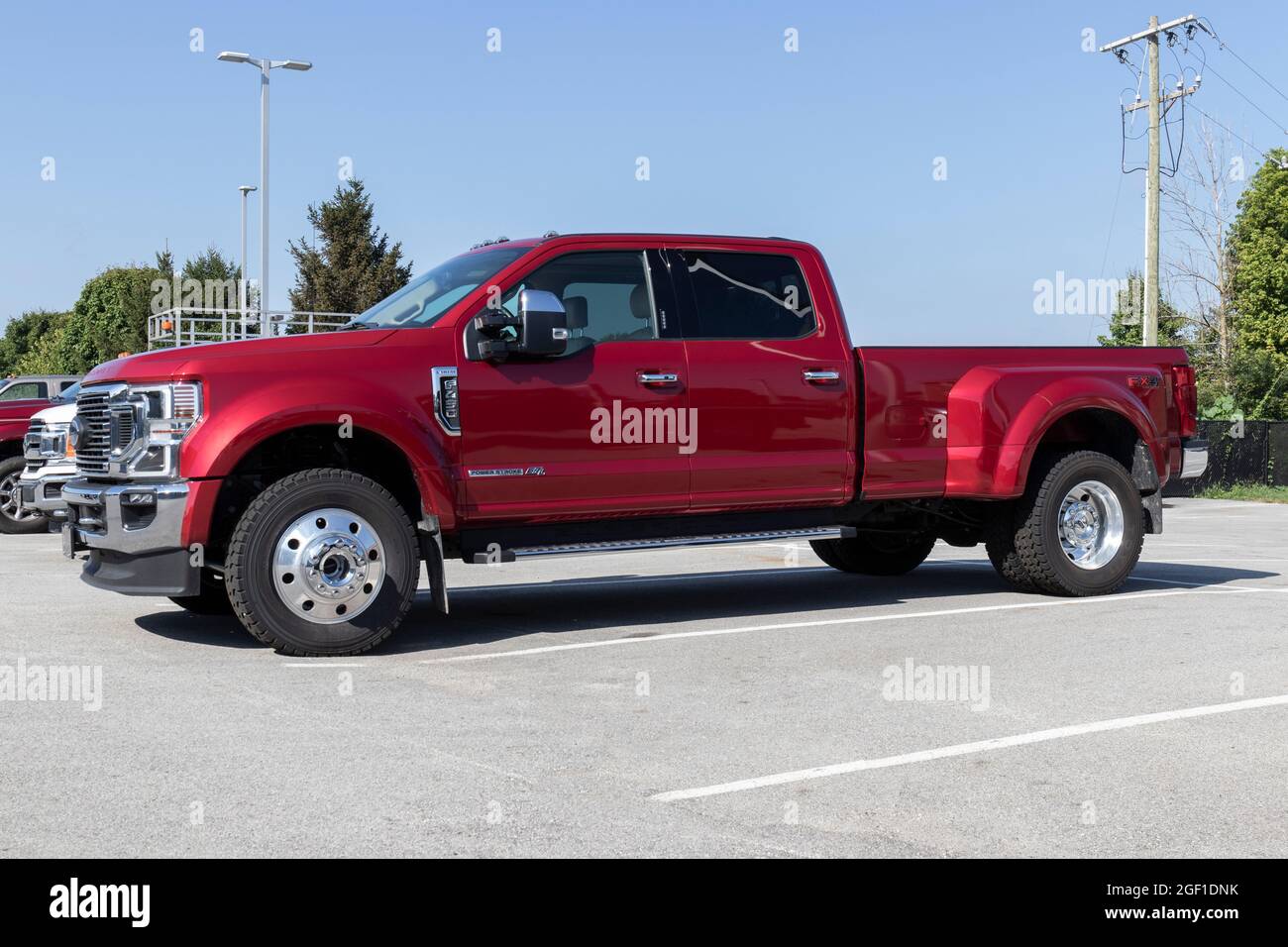 Kokomo - Circa August 2021: Ford F-450 display at a dealership. The Ford  F450 is available in XL, XLT, Lariat, King Ranch, Limited and Platinum  models Stock Photo - Alamy