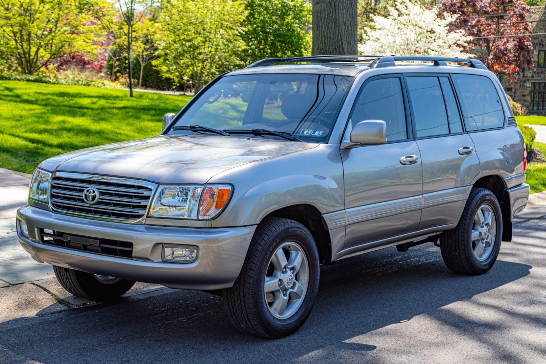 No Reserve: 2003 Toyota Land Cruiser UZJ100 for sale on BaT Auctions - sold  for $14,750 on May 31, 2022 (Lot #74,889) | Bring a Trailer