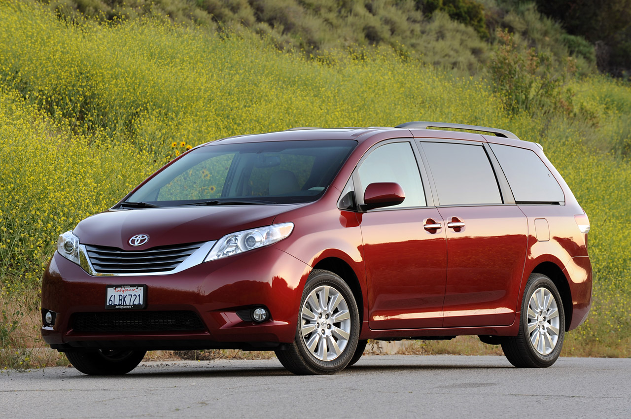 Review: 2011 Toyota Sienna Photo Gallery