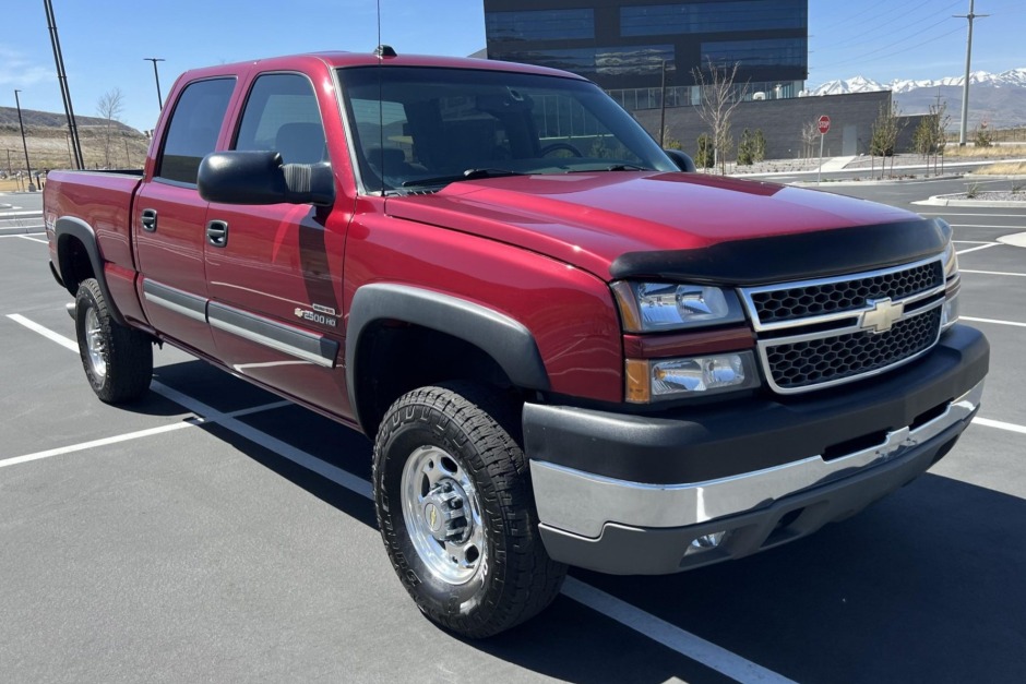 No Reserve: 2005 Chevrolet Silverado 2500HD Crew Cab Duramax 4x4 for sale  on BaT Auctions - sold for $32,350 on May 5, 2022 (Lot #72,452) | Bring a  Trailer