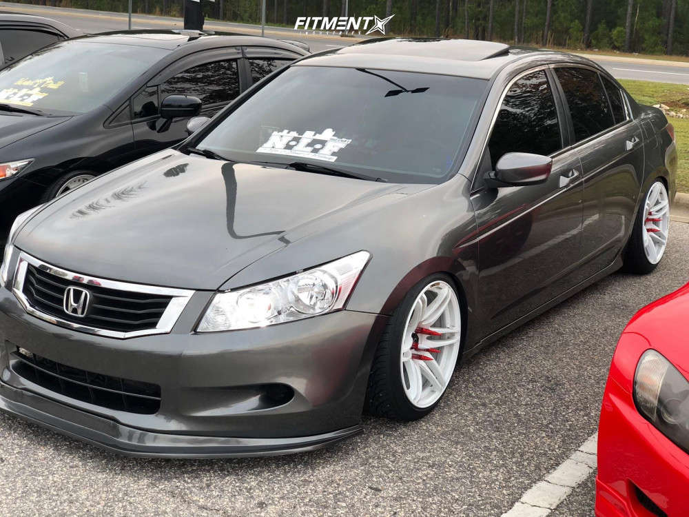 2009 Honda Accord EX with 18x9.5 Cosmis Racing Mrii and Federal 225x40 on  Coilovers | 675797 | Fitment Industries