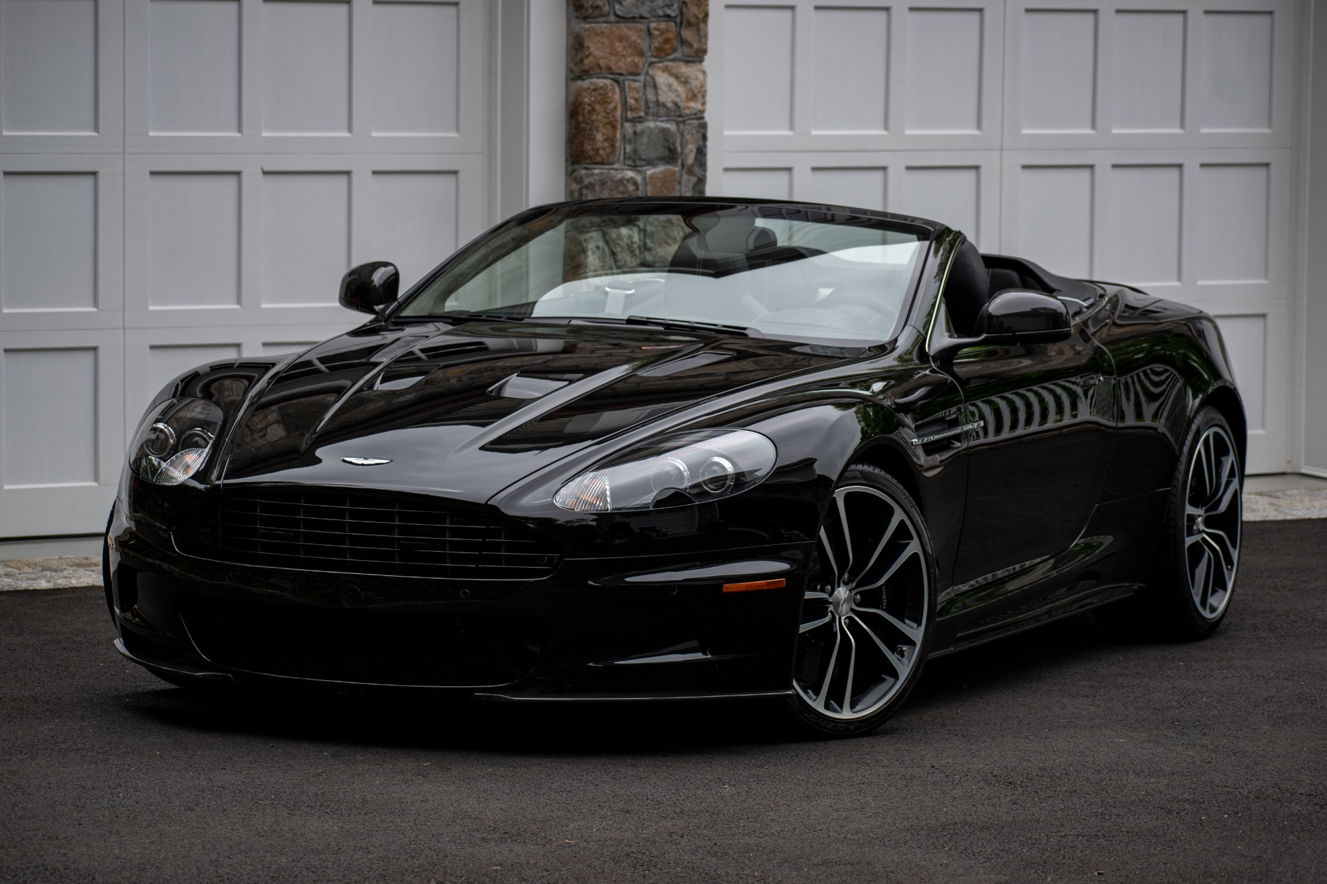 2012 Aston Martin DBS Carbon Black Edition -