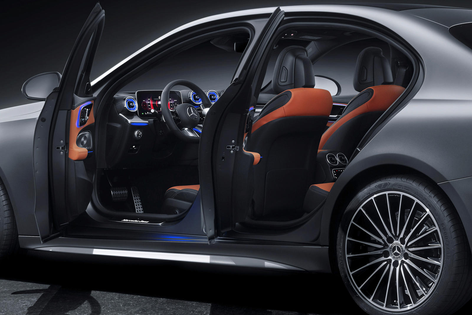 2023 Mercedes-Benz C-Class Sedan Interior Dimensions: Seating, Cargo Space  & Trunk Size - Photos | CarBuzz