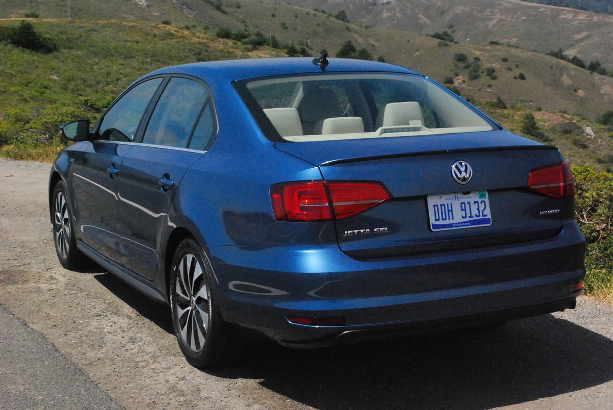 2015 Volkswagen Jetta Hybrid SEL Premium | Car Reviews and news at  CarReview.com