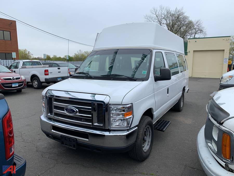Auctions International - Auction: Business Liquidation-CT #21834 ITEM: 2011  Ford E250 Extended Van with Wheelchair Lift
