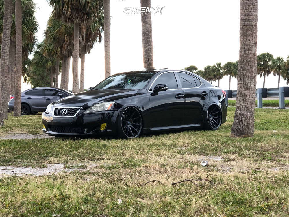 2009 Lexus IS250 Base with 20x10 Rohana Rc10 and Pirelli 225x35 on  Coilovers | 530887 | Fitment Industries