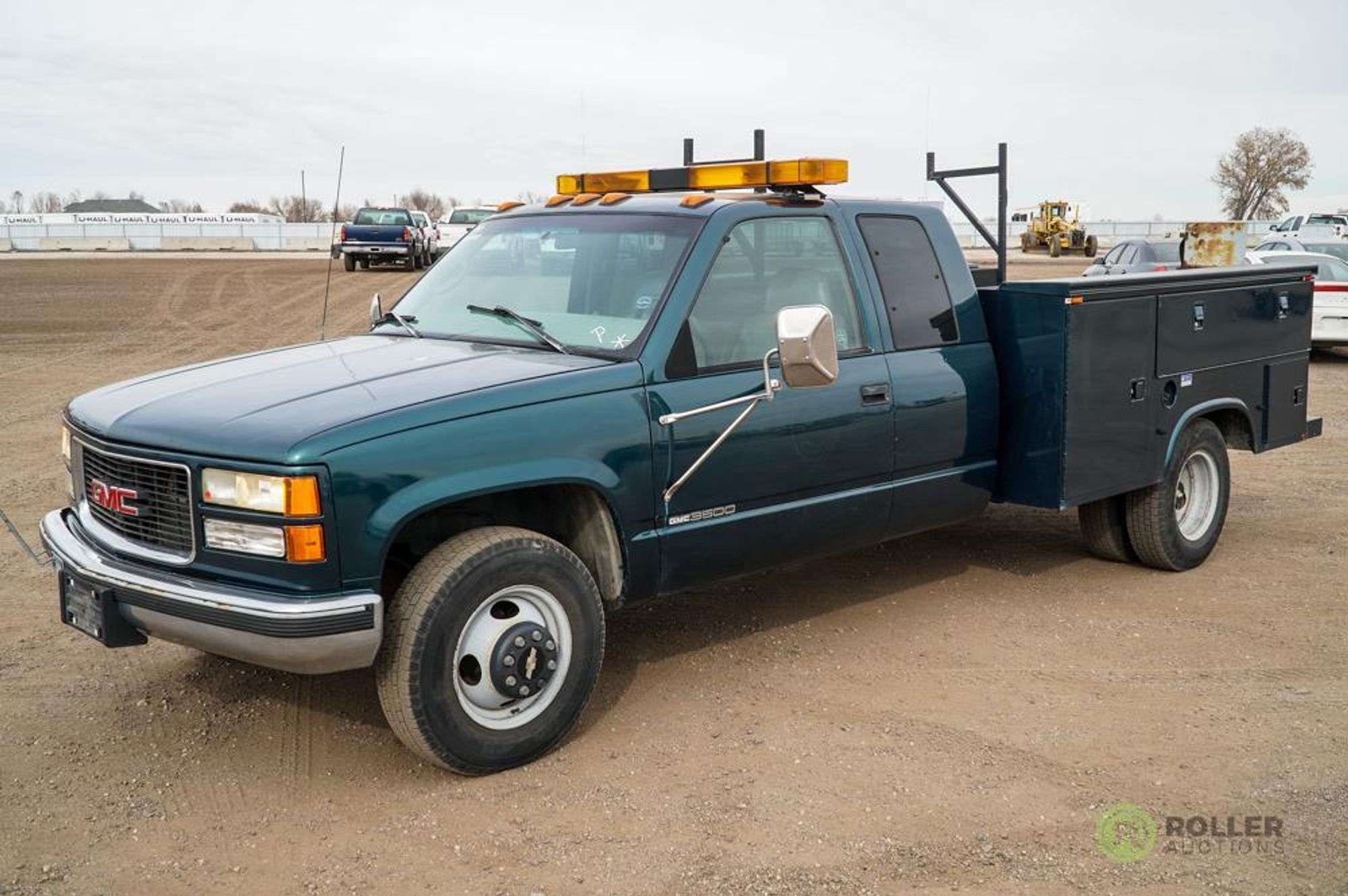 1997 GMC SIERRA 3500 EXTENDED CAB UTILITY TRUCK, Vortec 7.4L V8, Automatic,  Dually, Hail Damage Mileage:84900 Emissions:PASSED VIN:1GTHC39J8VF030245 -  Roller Auctions