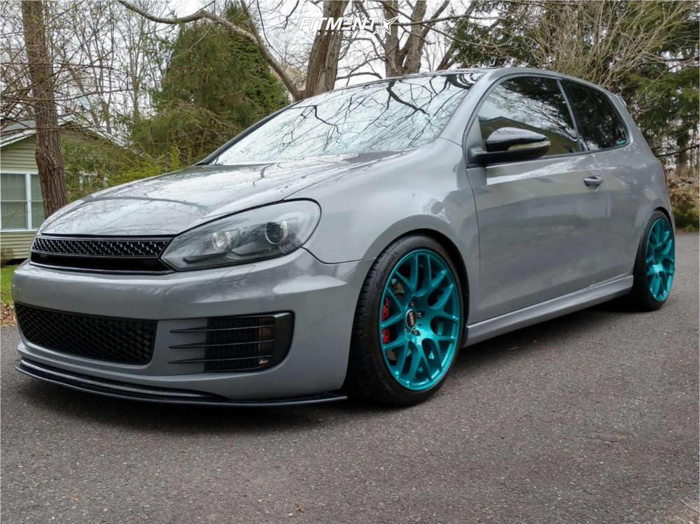 2010 Volkswagen GTI Base with 18x8.5 VMR V710 and Continental 225x40 on  Lowering Springs | 1053964 | Fitment Industries