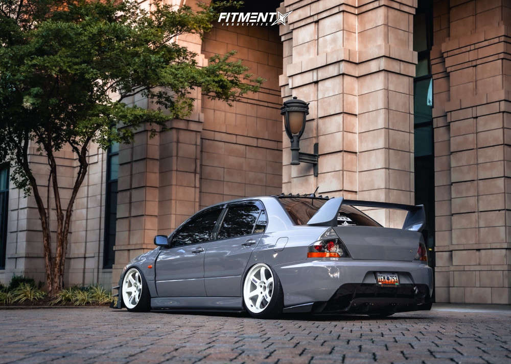 2006 Mitsubishi Lancer Evolution MR with 18x9.5 Volk Te37 and Federal  225x35 on Air Suspension | 1890069 | Fitment Industries
