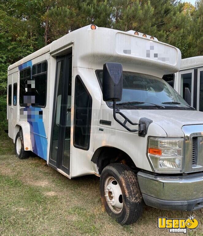 2010 Ford Econoline Cutaway E-350 Super Duty Shuttle Bus with Wheelchair  Lift for Sale in Georgia