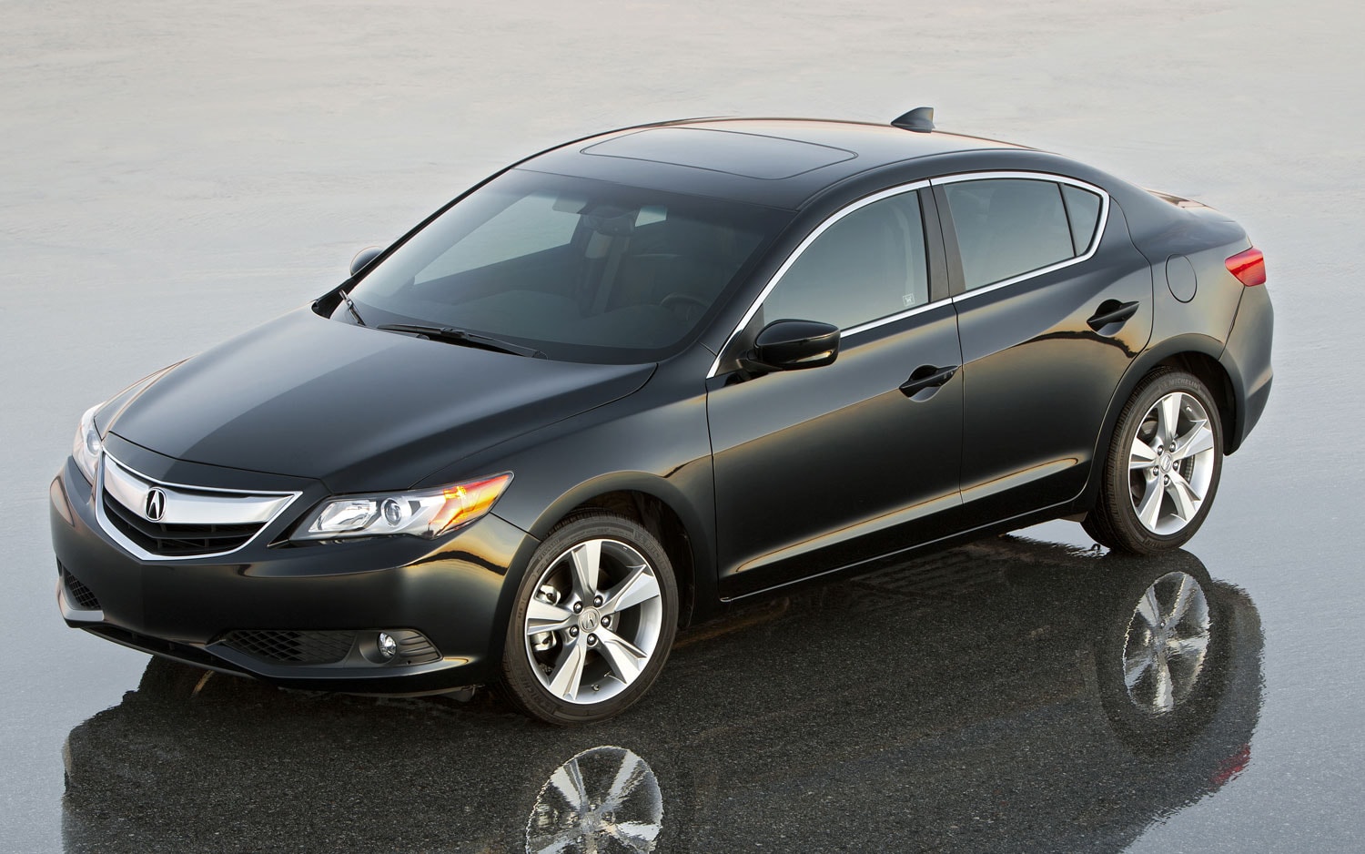 2014 Acura ILX Gets More Standard Features, Starts at $27,795