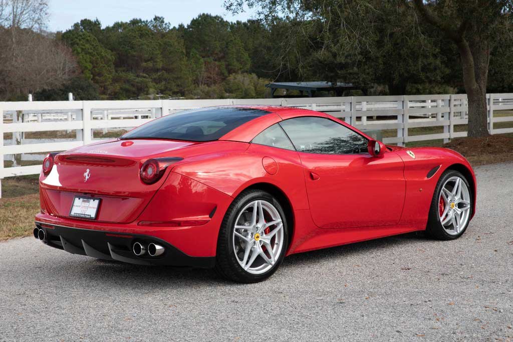 Ferrari Blends Performance with "Versatility" in the California T for 2017