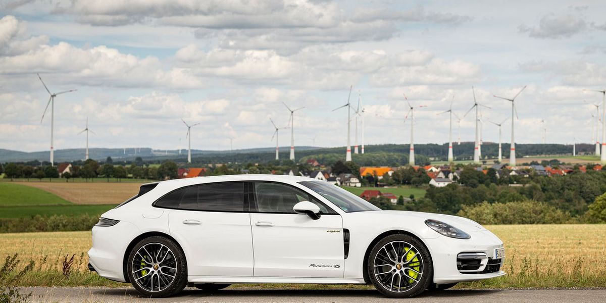 Porsche Panamera 4S E-Hybrid Sport Turismo Is a Perfect Road-Trip Wagon