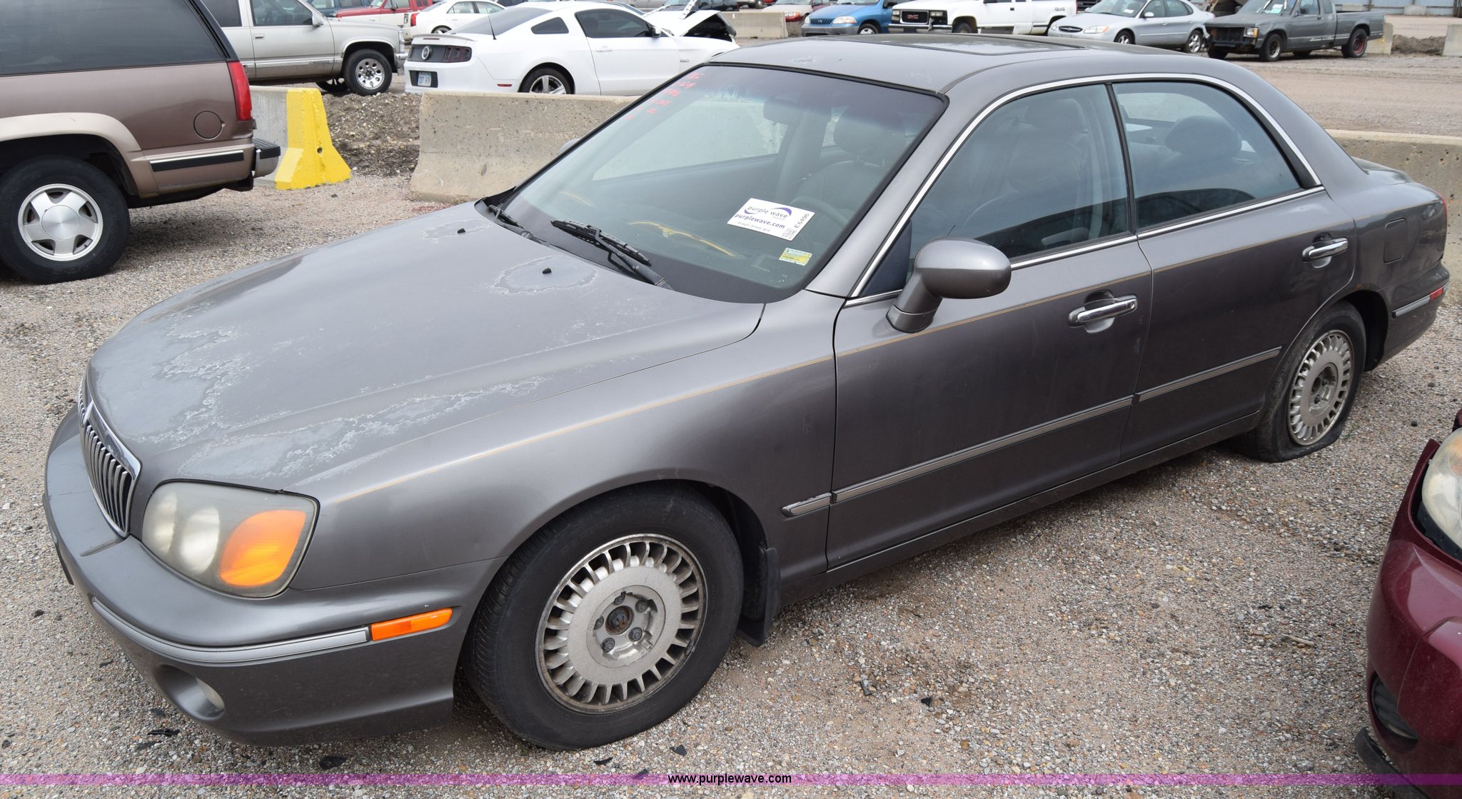 2001 Hyundai XG300 in Wichita, KS | Item E6496 sold | Purple Wave